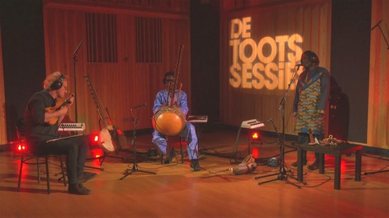 Tamala speelde drie nummers uit het nieuwste album ‘Lumba’ in de legendarische Studio Toots