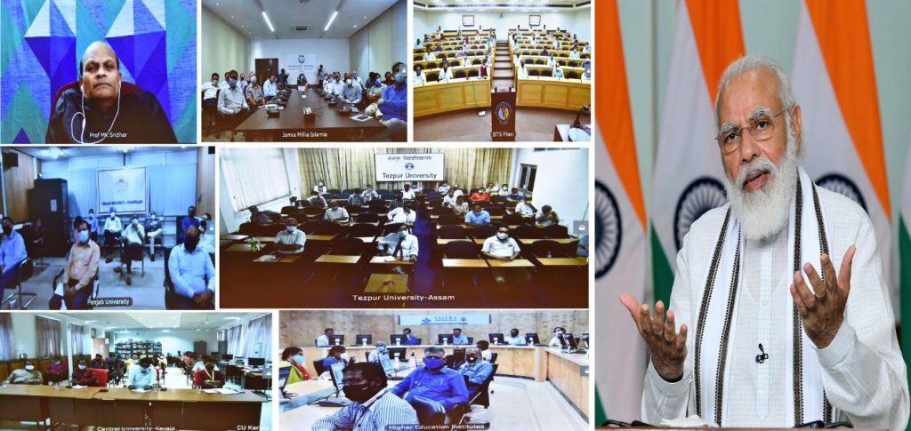 Eerste minister Narendra Modi houdt op 7 augustus 2020 een toespraak over de NEP tijdens een videoconferentie met universiteiten over het hele land (foto: Prime Minister’s Office, National Education Policy-2020, New Delhi).