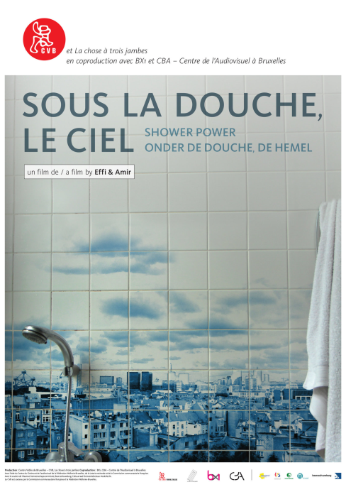 dvd cover: Sous la douche, le ciel (Onder de douche, de hemel), een documentairefilm van Effi & Amir. Affiche van de film