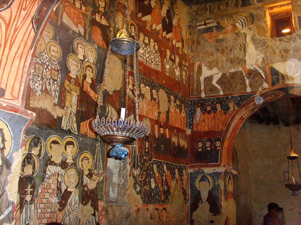 foto Fresco’s in de kerk van het Syrische klooster Deir Mar Moussa