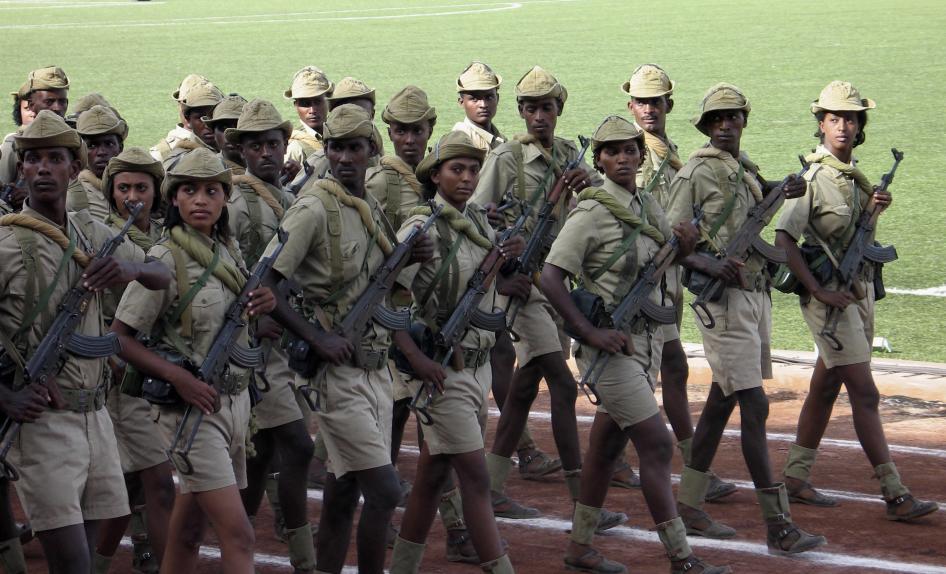 Dienstplichtigen van het Eritrese leger. In Eritrea geldt een onbeperkte dienstplicht (officieel ‘nationale dienst’) voor mannen én vrouwen die door de VN al herhaaldelijk werd omschreven als ‘slavernij’
