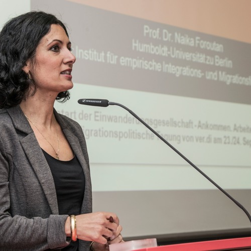 Prof. Naika Foroutan leidt aan de Humboldt-Universiteit Berlijn het Duitse centrum voor integratie- en migratieonderzoek DeZIM.